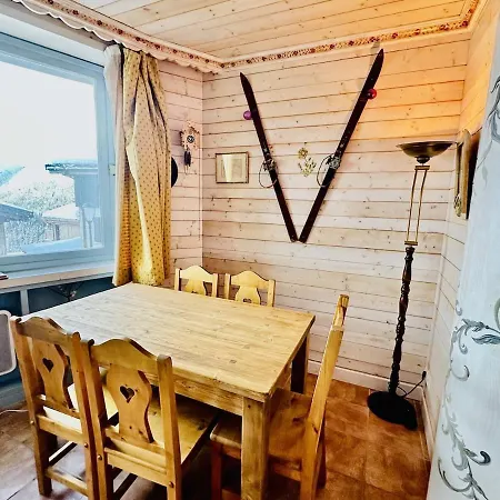 New Ski-in Ski-out 1 Bedroom In