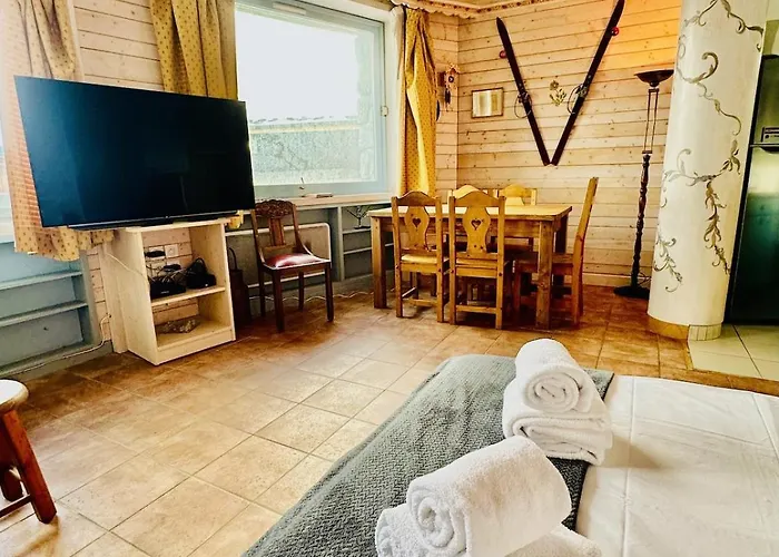 New Ski-in Ski-out 1 Bedroom In *